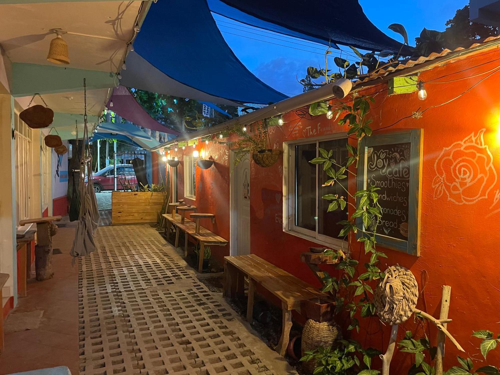 Wing Camp Hostel Кабарете Екстериор снимка